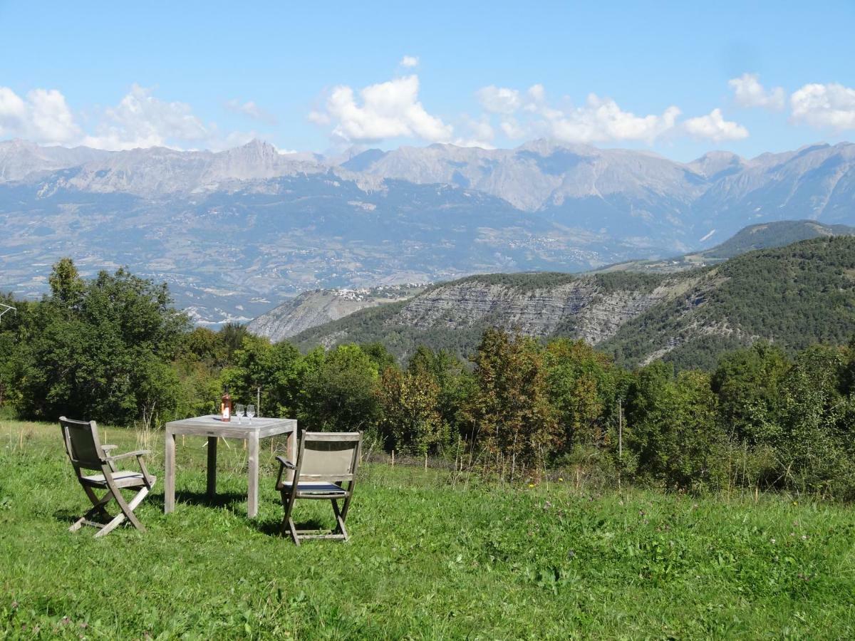 Maison D'Hotes L'Arnica La Bréole Exteriér fotografie